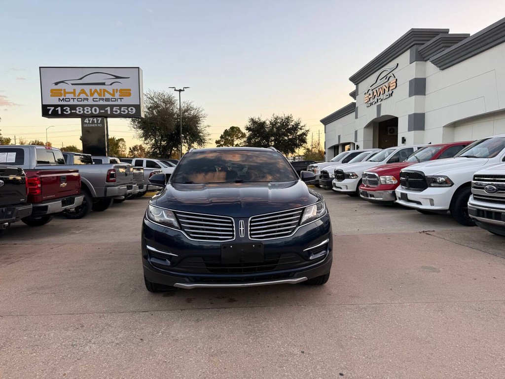 Lincoln MKC Vehicle Full-screen Gallery Image 40