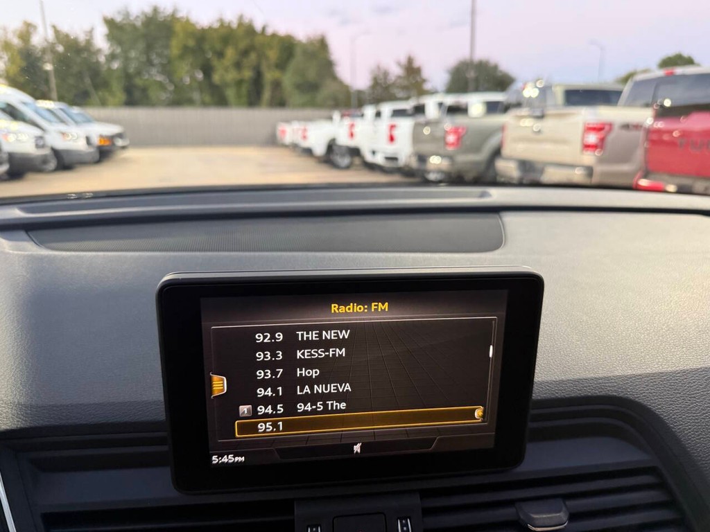 Audi Q5 Vehicle Full-screen Gallery Image 27