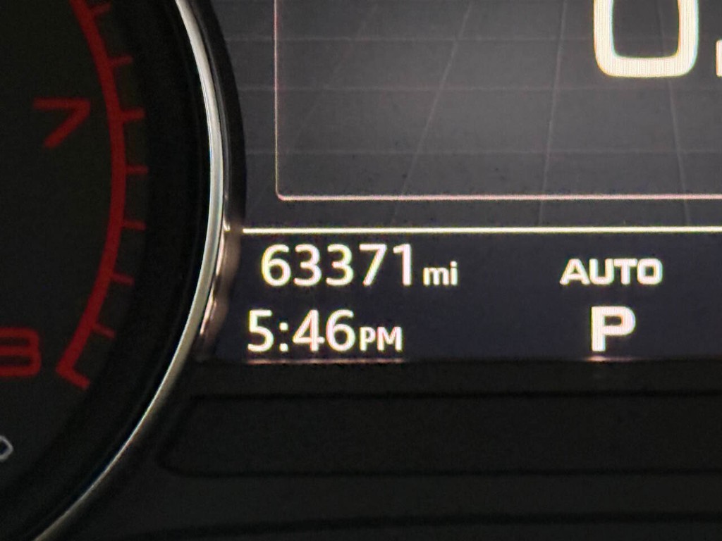 Audi Q5 Vehicle Full-screen Gallery Image 34