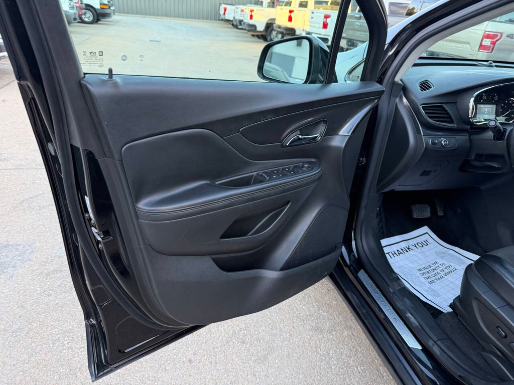 Buick Encore Vehicle Full-screen Gallery Image 08