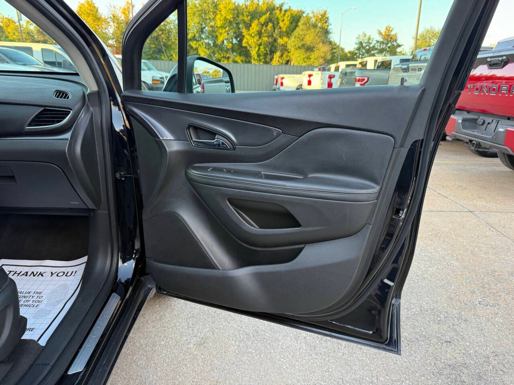 Buick Encore Vehicle Full-screen Gallery Image 11