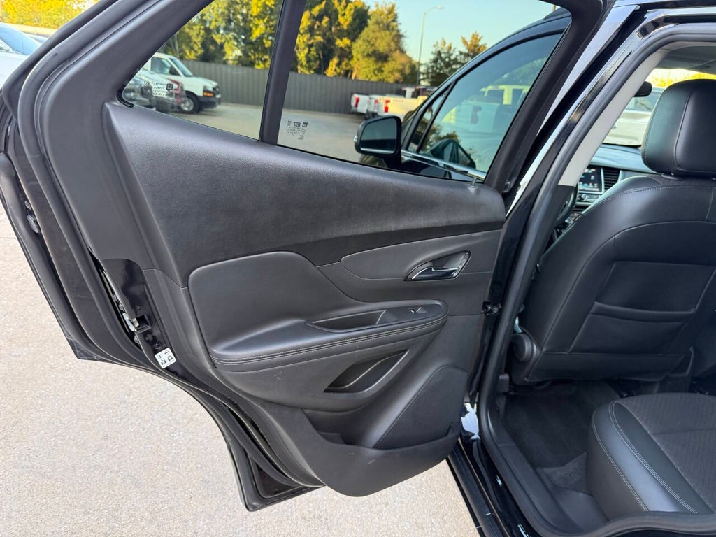 Buick Encore Vehicle Full-screen Gallery Image 14