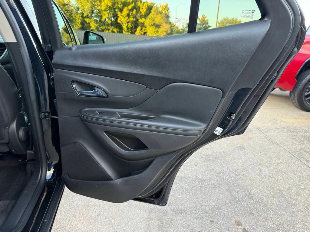 Buick Encore Vehicle Full-screen Gallery Image 16