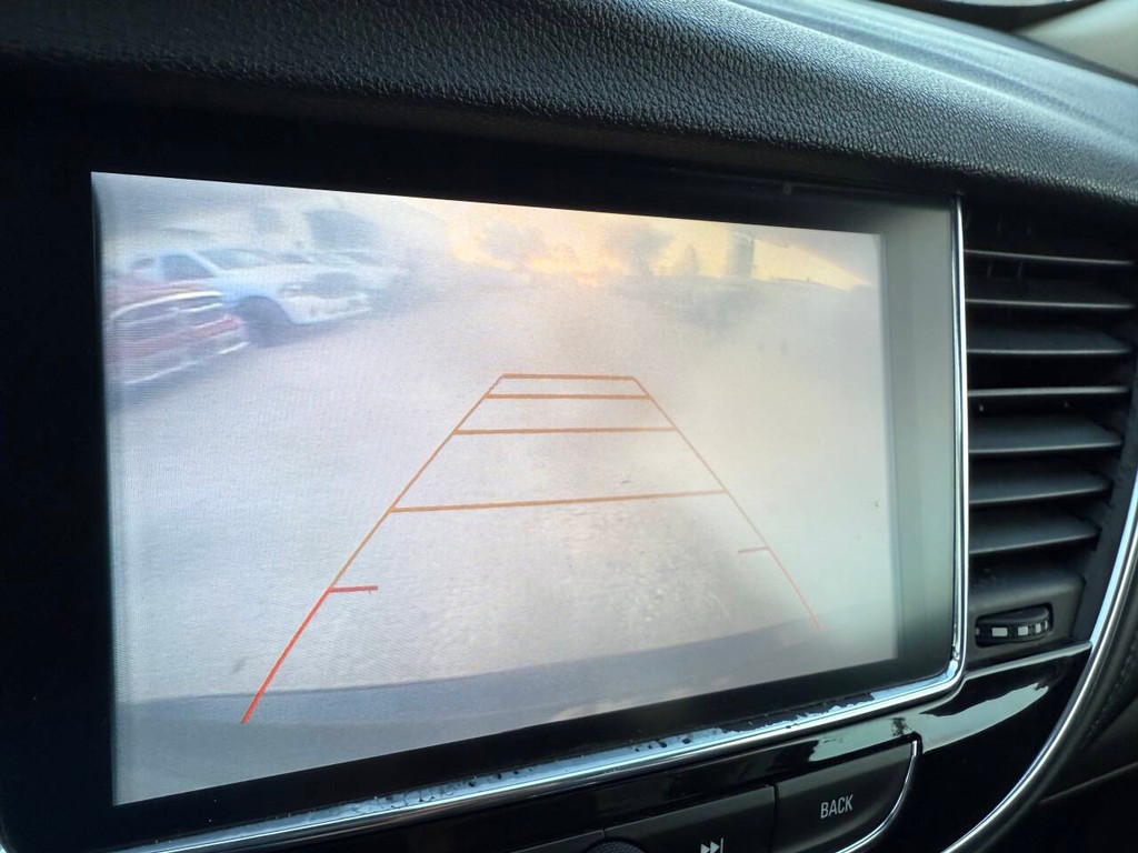 Buick Encore Vehicle Full-screen Gallery Image 26