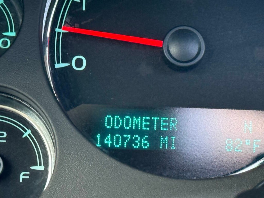 GMC Yukon Vehicle Full-screen Gallery Image 33