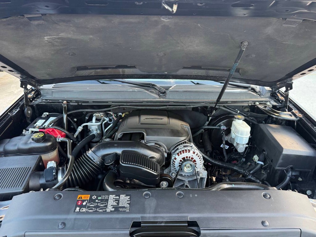 GMC Yukon Vehicle Full-screen Gallery Image 36