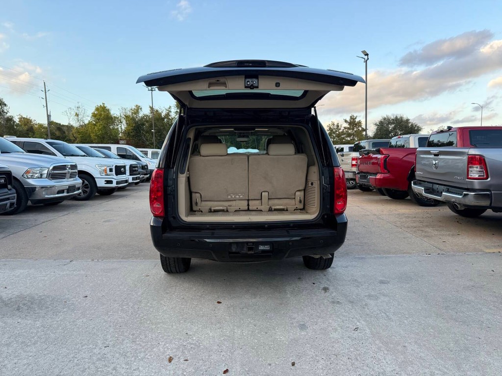 GMC Yukon Vehicle Full-screen Gallery Image 39