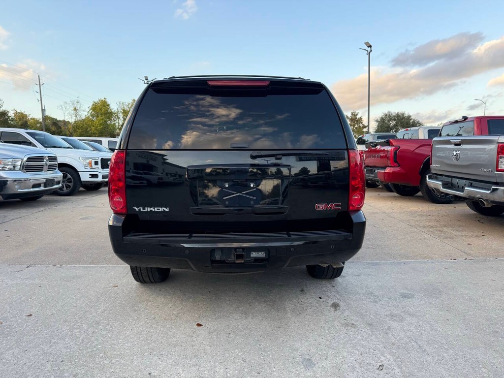GMC Yukon Vehicle Full-screen Gallery Image 41