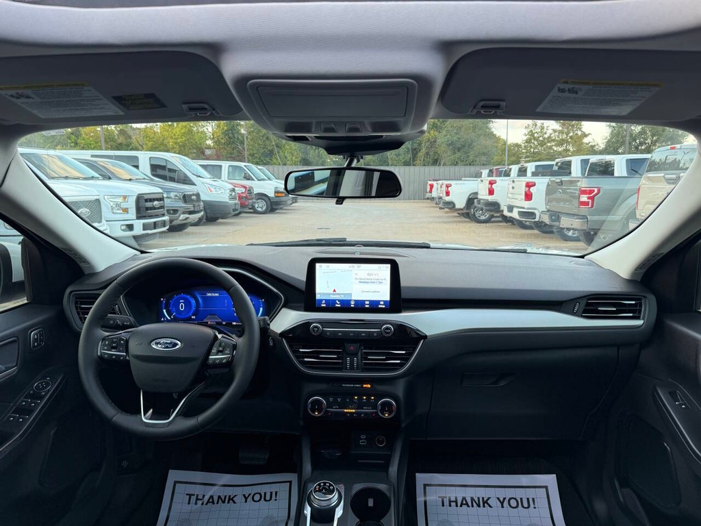 Ford Escape Vehicle Full-screen Gallery Image 17