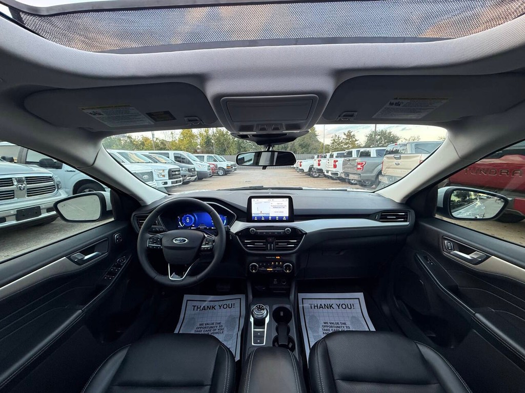 Ford Escape Vehicle Full-screen Gallery Image 18