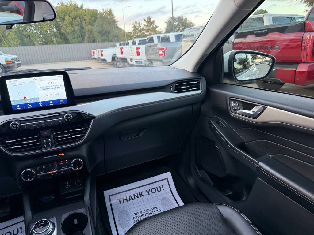 Ford Escape Vehicle Full-screen Gallery Image 20