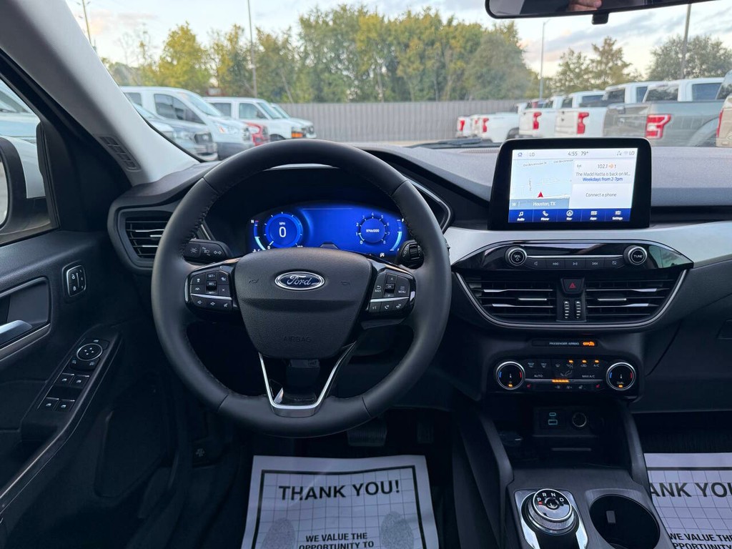 Ford Escape Vehicle Full-screen Gallery Image 21