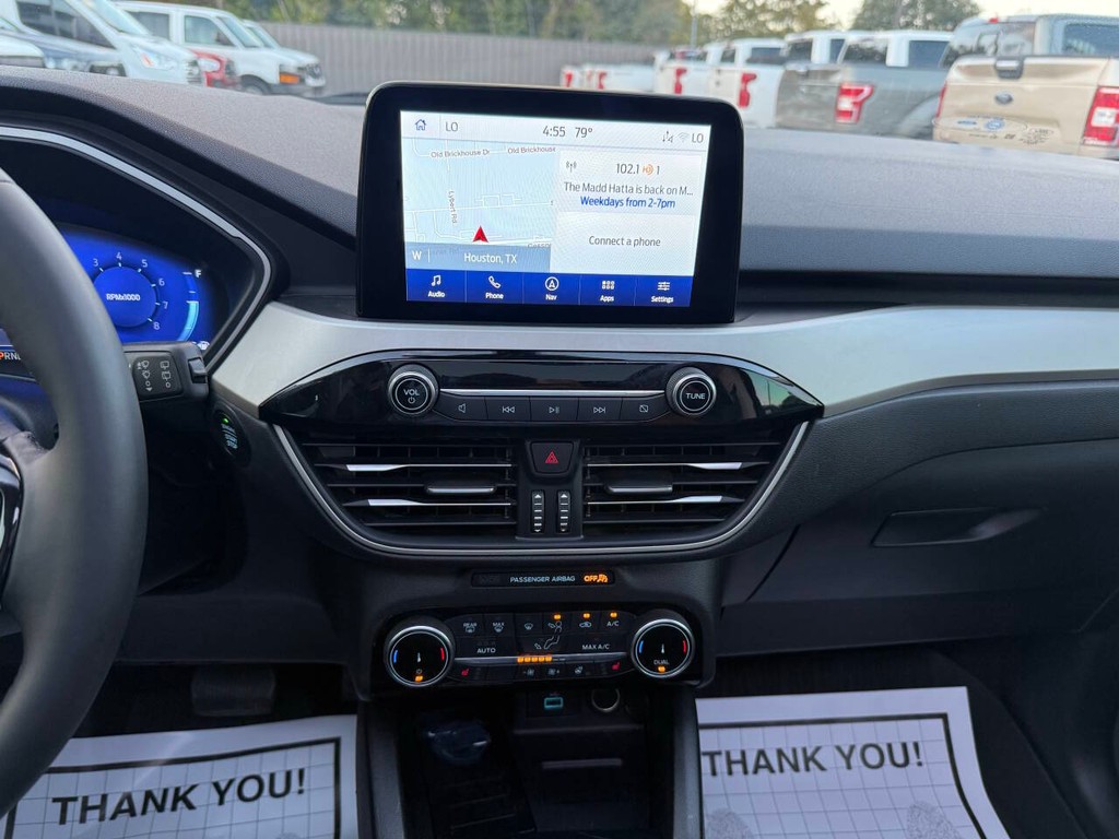 Ford Escape Vehicle Full-screen Gallery Image 24