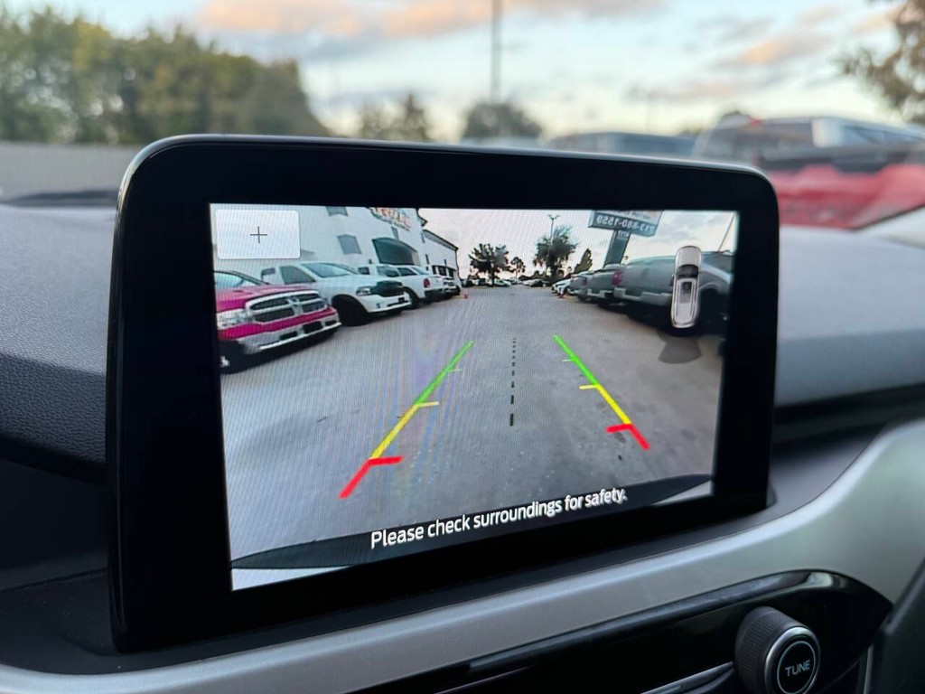 Ford Escape Vehicle Full-screen Gallery Image 26