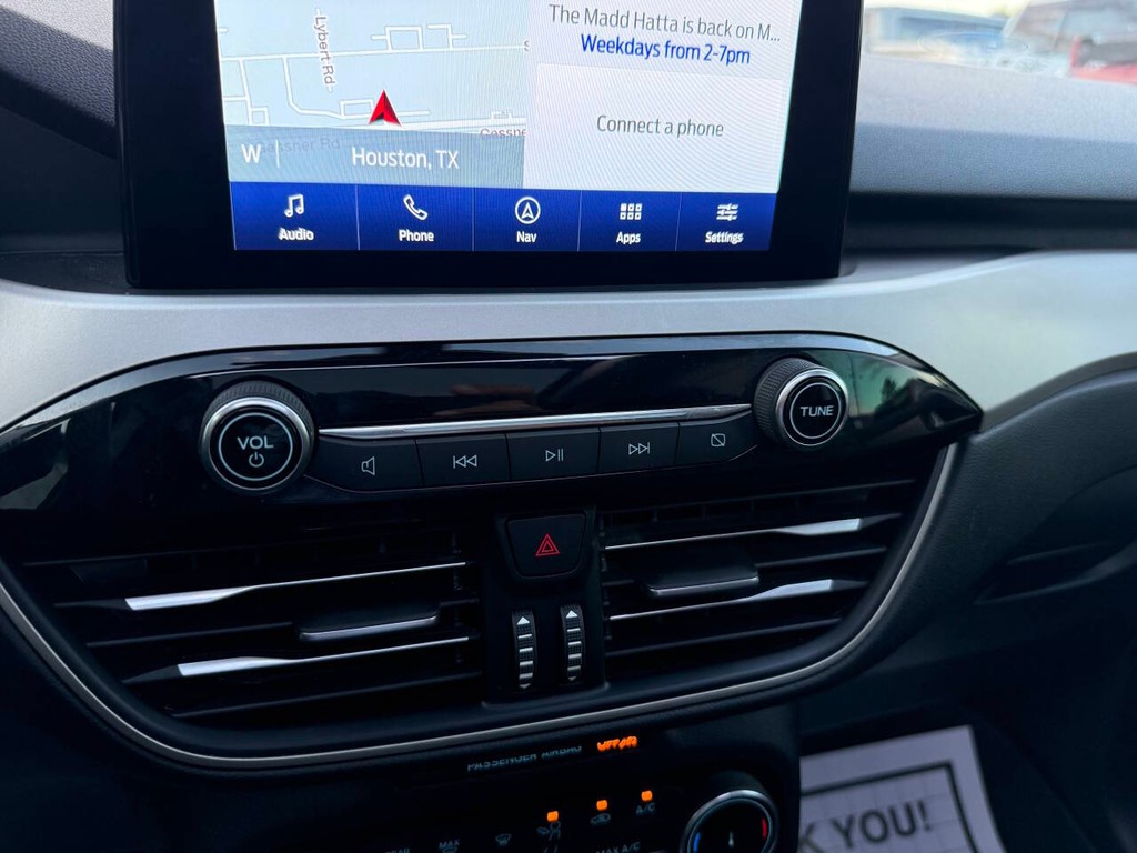 Ford Escape Vehicle Full-screen Gallery Image 27