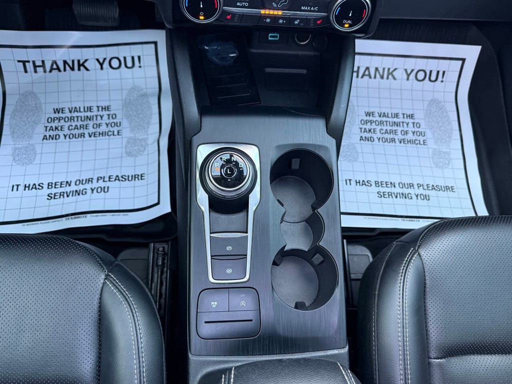 Ford Escape Vehicle Full-screen Gallery Image 29