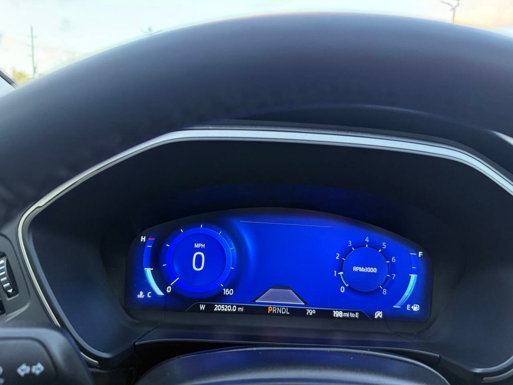 Ford Escape Vehicle Full-screen Gallery Image 33