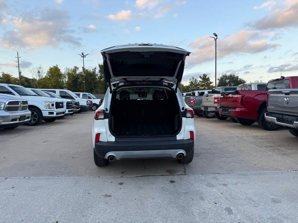 Ford Escape Vehicle Full-screen Gallery Image 38