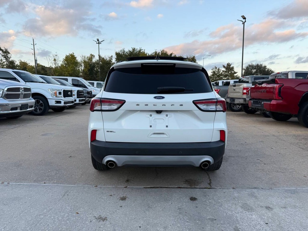 Ford Escape Vehicle Full-screen Gallery Image 40