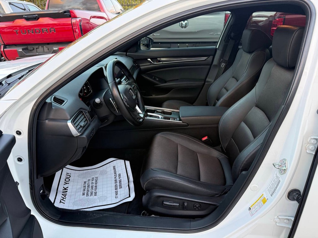 Honda Accord Sedan Vehicle Full-screen Gallery Image 07