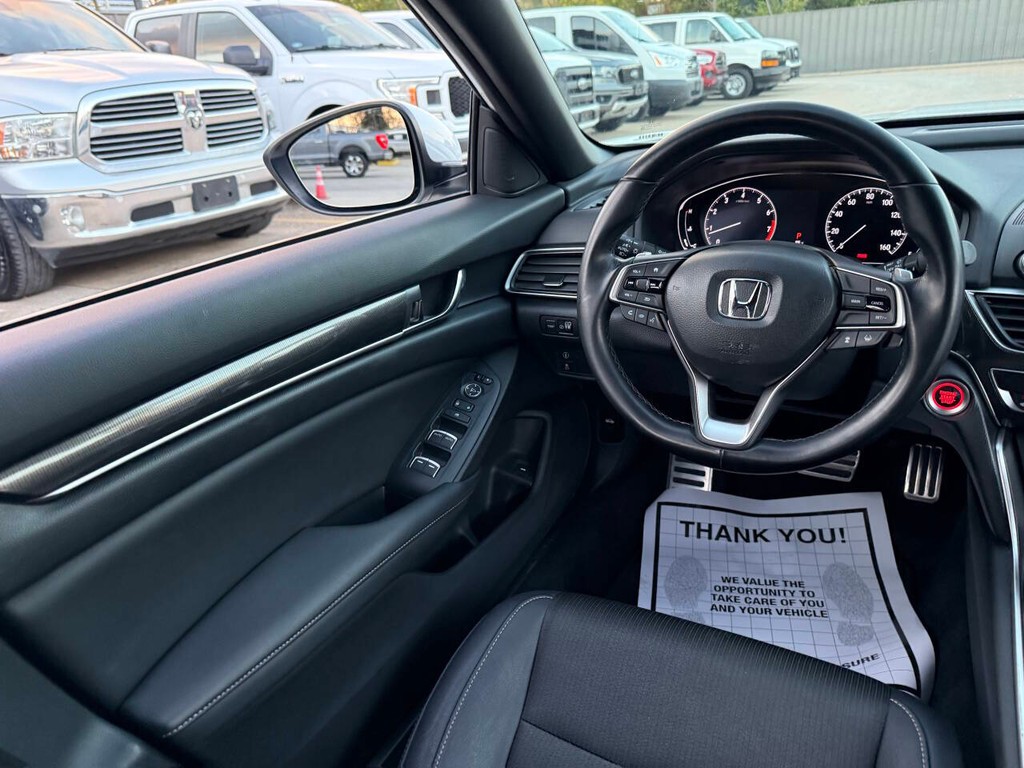 Honda Accord Sedan Vehicle Full-screen Gallery Image 19