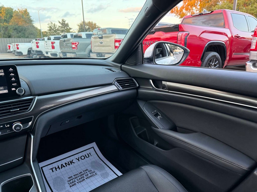 Honda Accord Sedan Vehicle Full-screen Gallery Image 20