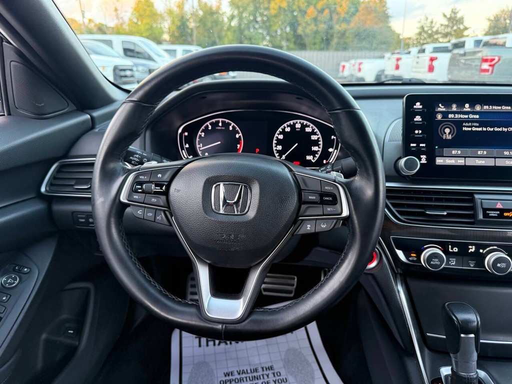 Honda Accord Sedan Vehicle Full-screen Gallery Image 22