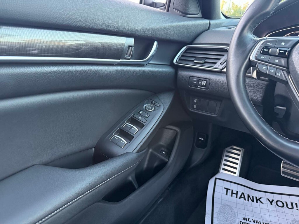 Honda Accord Sedan Vehicle Full-screen Gallery Image 29