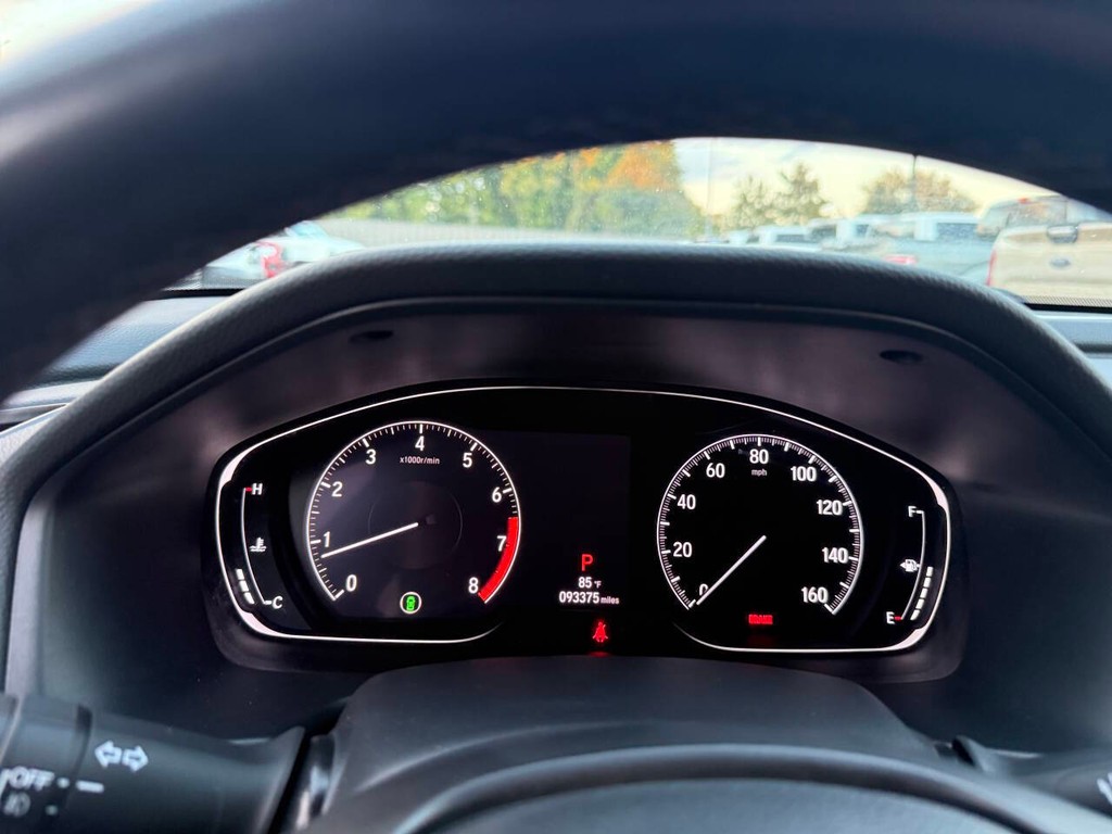 Honda Accord Sedan Vehicle Full-screen Gallery Image 30