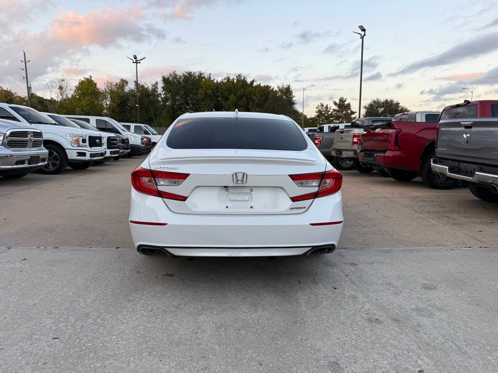 Honda Accord Sedan Vehicle Full-screen Gallery Image 36