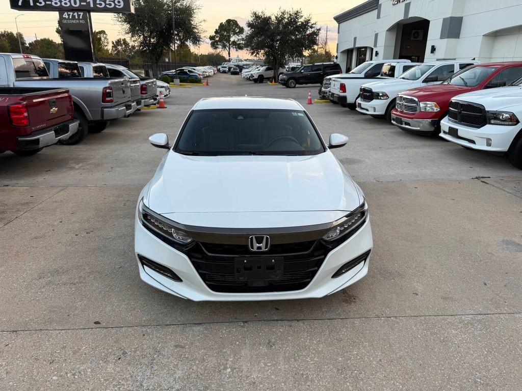 Honda Accord Sedan Vehicle Full-screen Gallery Image 39