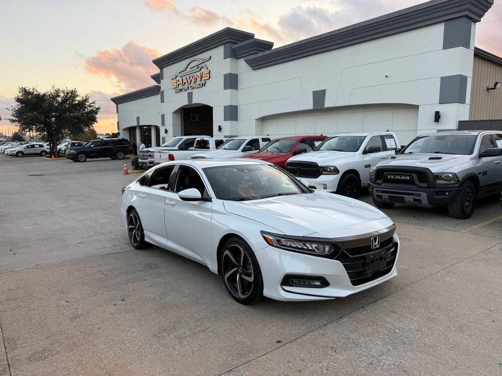 Honda Accord Sedan Vehicle Full-screen Gallery Image 41