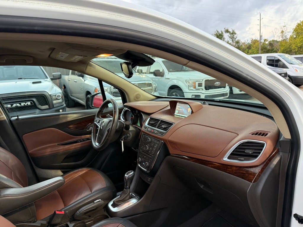 Buick Encore Vehicle Full-screen Gallery Image 09