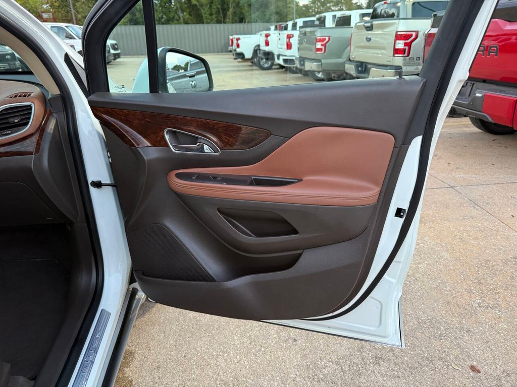 Buick Encore Vehicle Full-screen Gallery Image 11