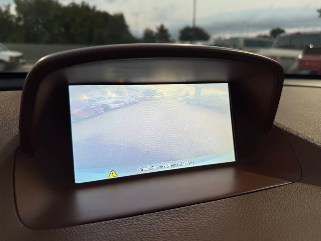 Buick Encore Vehicle Full-screen Gallery Image 26