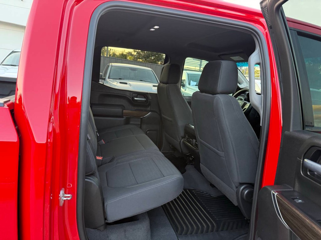 Chevrolet Silverado 1500 Vehicle Full-screen Gallery Image 15