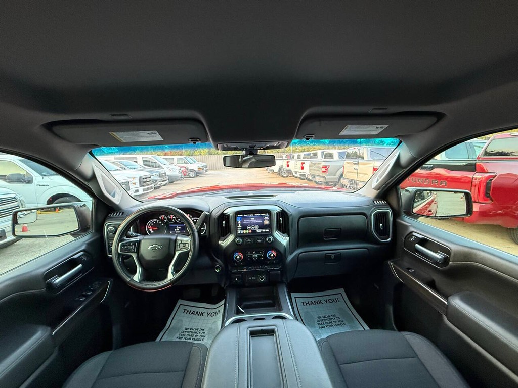 Chevrolet Silverado 1500 Vehicle Full-screen Gallery Image 18