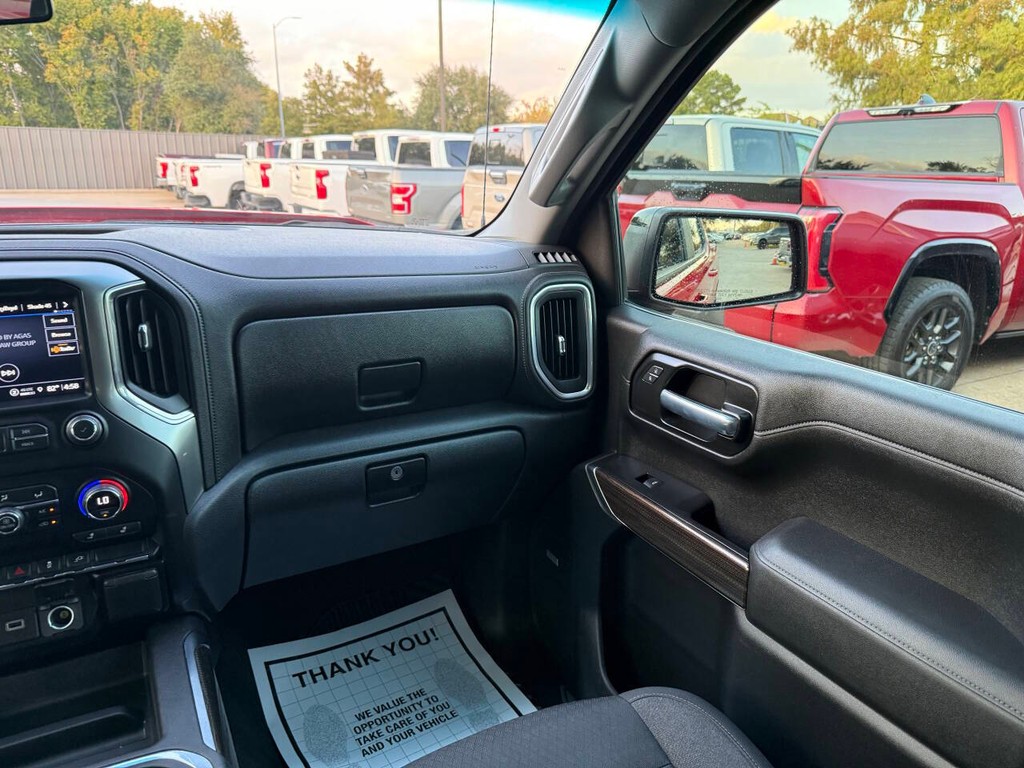 Chevrolet Silverado 1500 Vehicle Full-screen Gallery Image 20