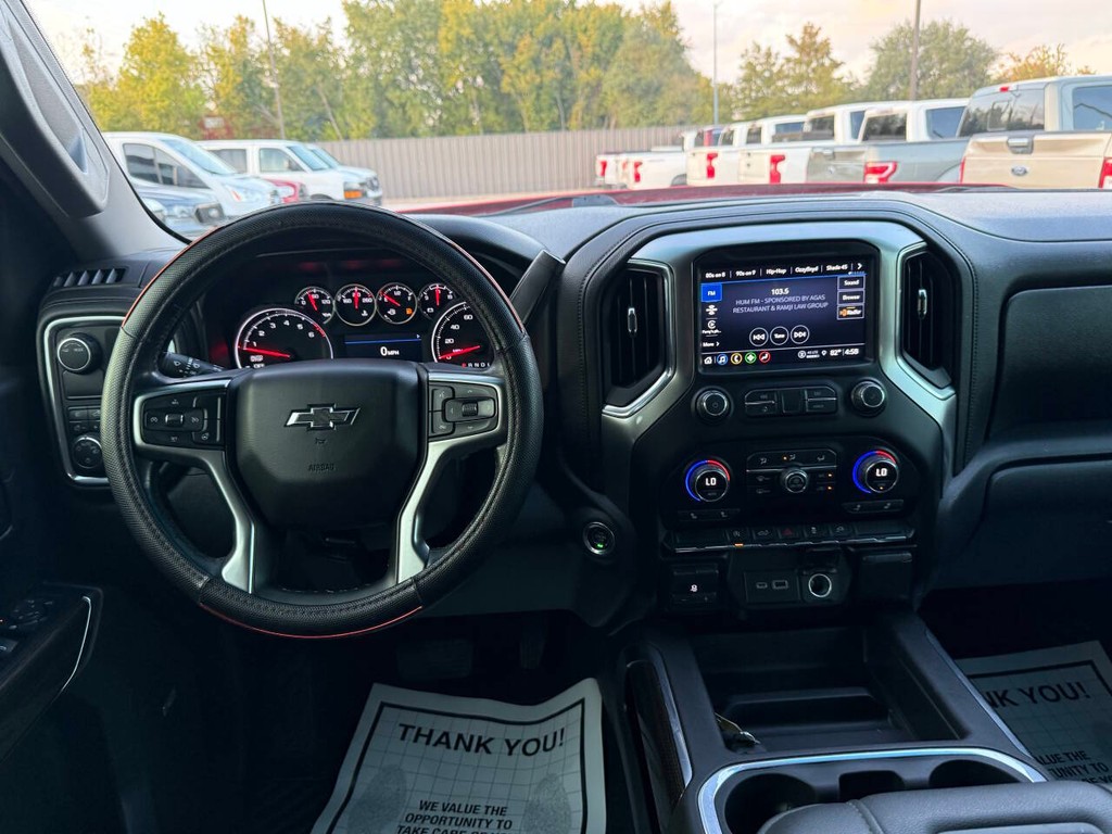 Chevrolet Silverado 1500 Vehicle Full-screen Gallery Image 21