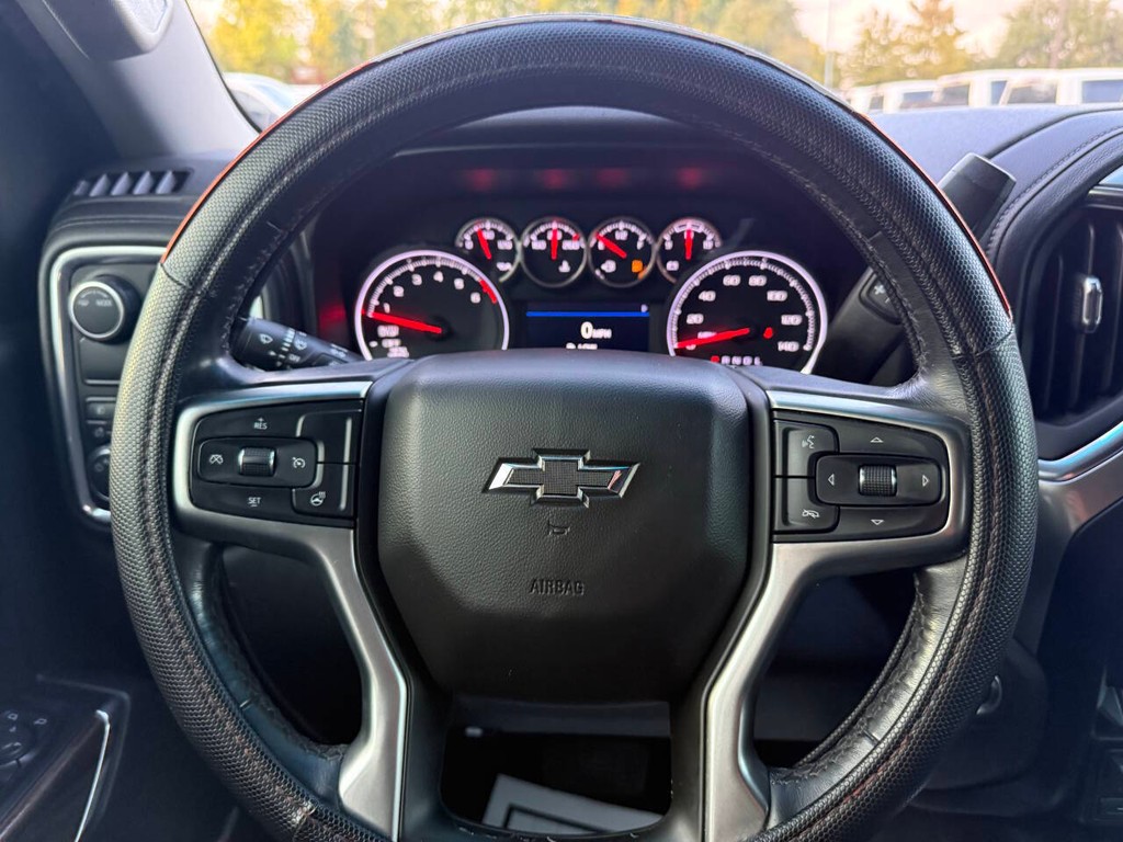 Chevrolet Silverado 1500 Vehicle Full-screen Gallery Image 23