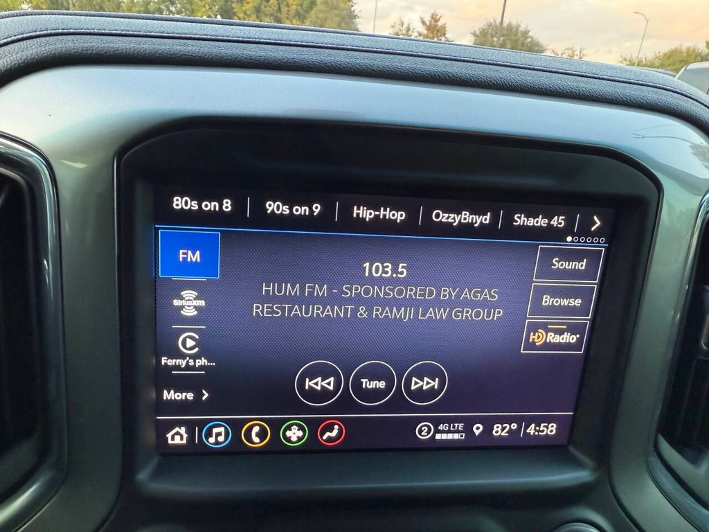 Chevrolet Silverado 1500 Vehicle Full-screen Gallery Image 25