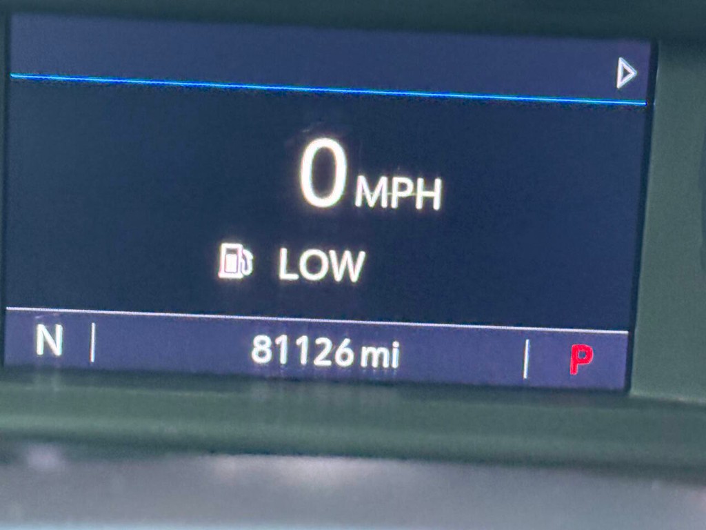 Chevrolet Silverado 1500 Vehicle Full-screen Gallery Image 33