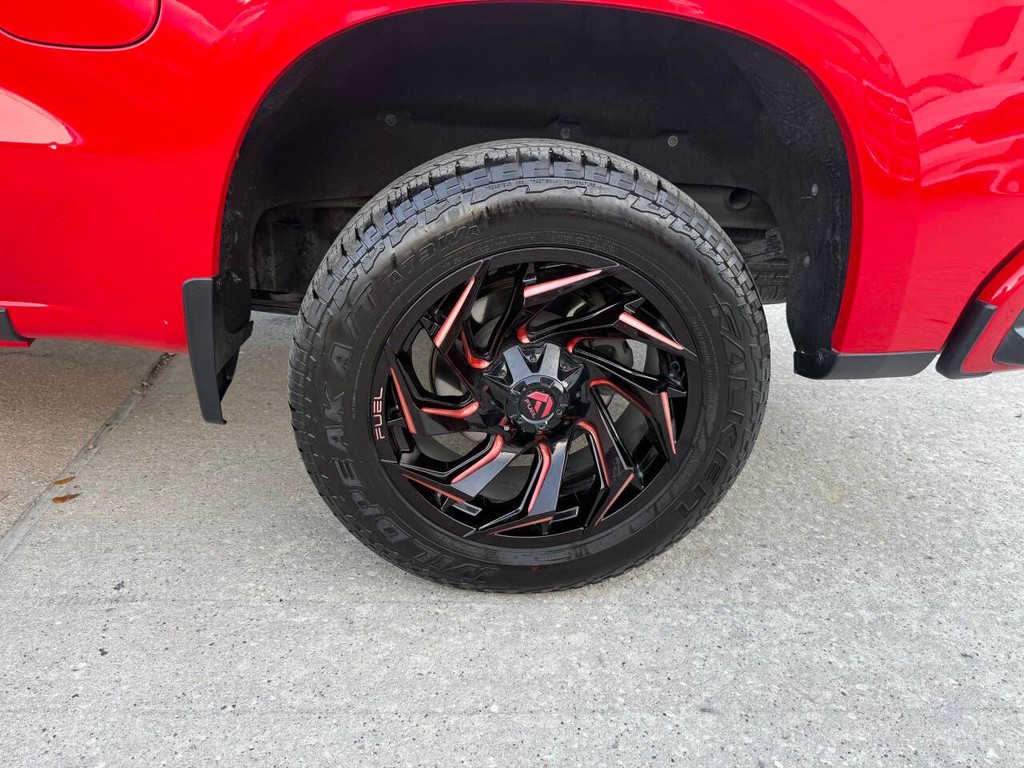 Chevrolet Silverado 1500 Vehicle Full-screen Gallery Image 36