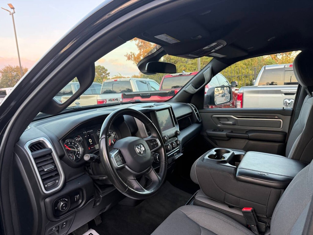 Ram 1500 Vehicle Full-screen Gallery Image 06