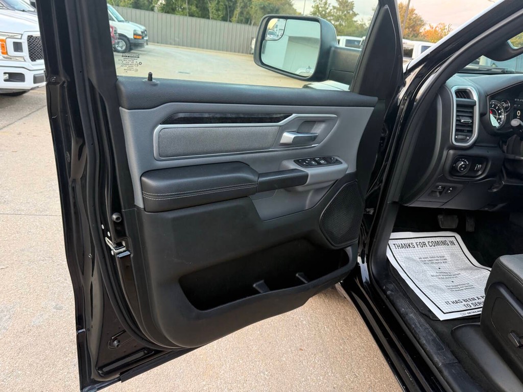 Ram 1500 Vehicle Full-screen Gallery Image 08