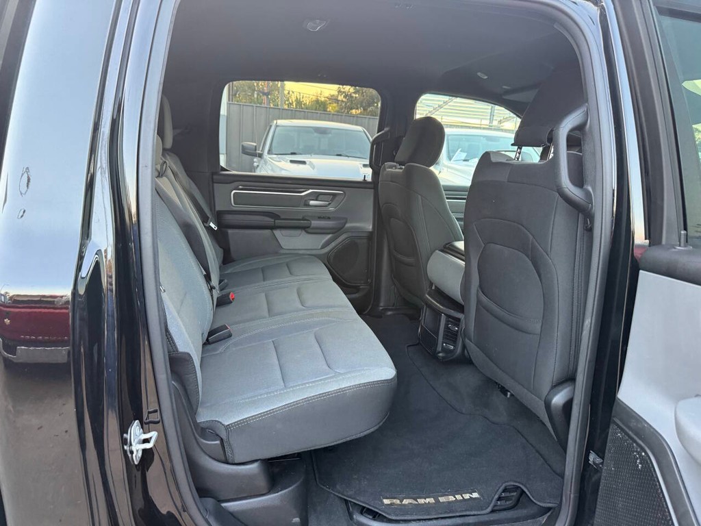 Ram 1500 Vehicle Full-screen Gallery Image 15