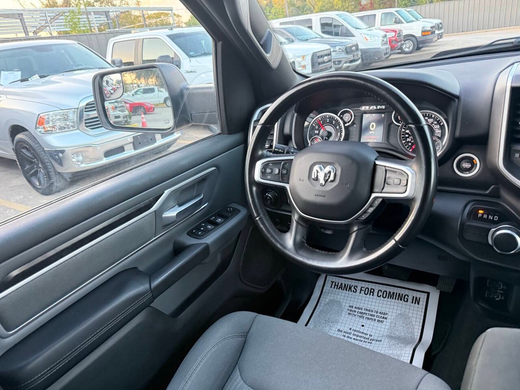 Ram 1500 Vehicle Full-screen Gallery Image 19