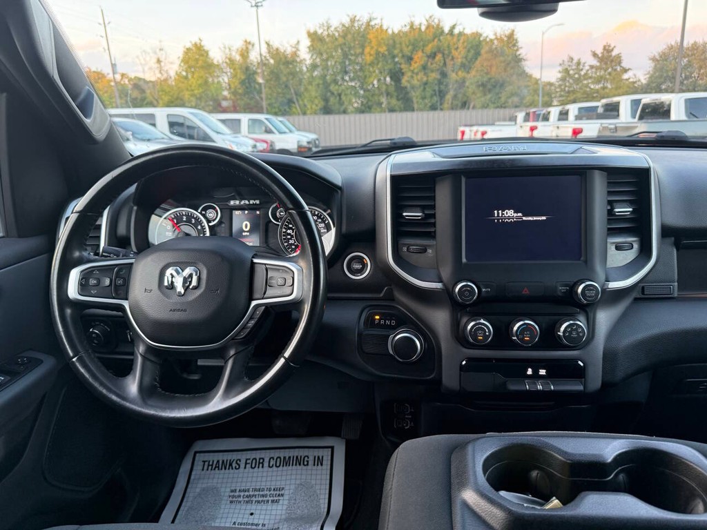 Ram 1500 Vehicle Full-screen Gallery Image 21