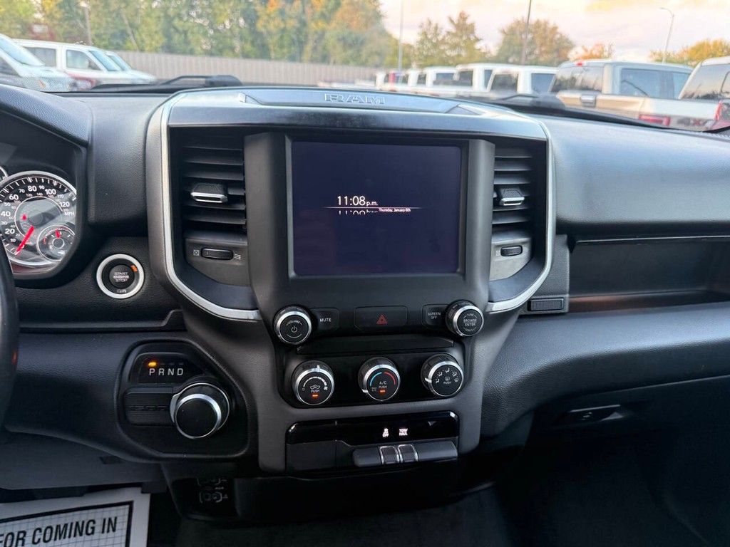 Ram 1500 Vehicle Full-screen Gallery Image 24