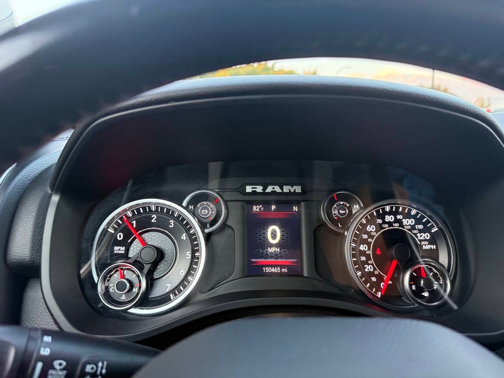 Ram 1500 Vehicle Full-screen Gallery Image 32